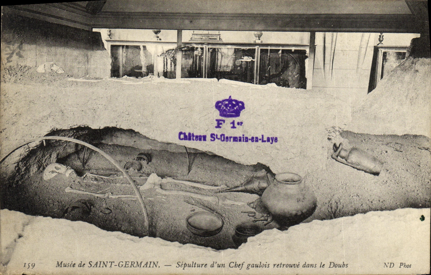 Musée de SAINT-GERMAIN — Sépulture d'un Chef gaulois retrouvée dans le Doubs — Château St-Germain-en-Laye