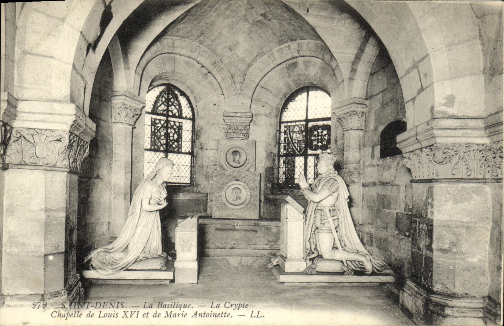 CPA Saint Denis La Basiliique La Crypte Chapelle de Louis XVI et de Marie Antoinette