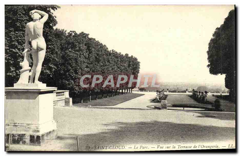 CPA Saint Cloud Le Parc Vue Sur la Terrasse de L Orangerie