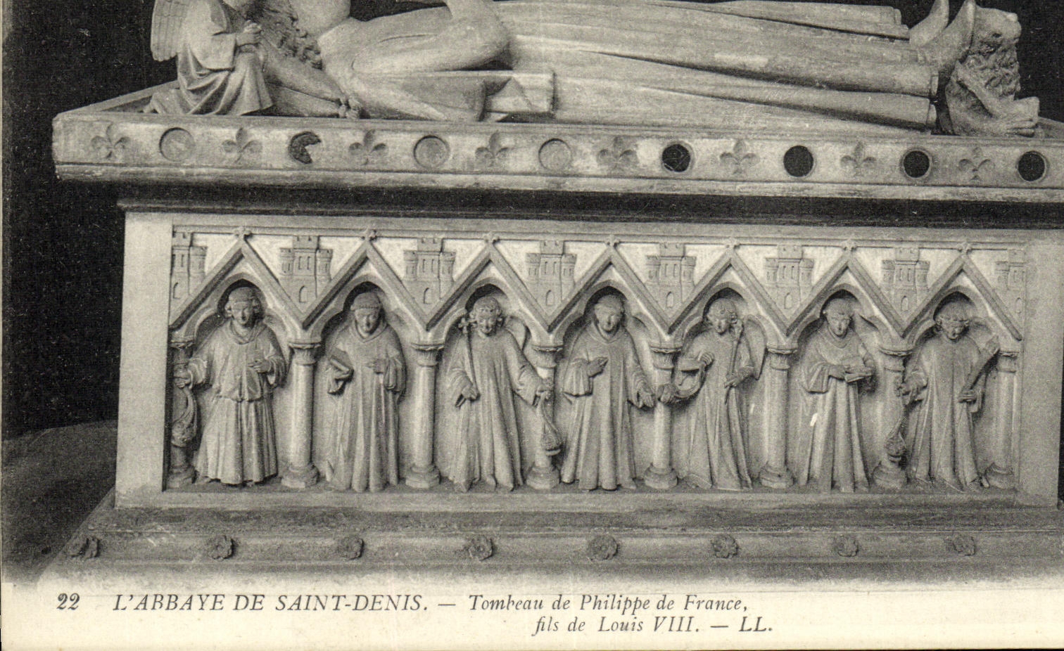 CPA L Abbaye De Saint Denis Tombeau de Philippe de France Fils de Louis VIII