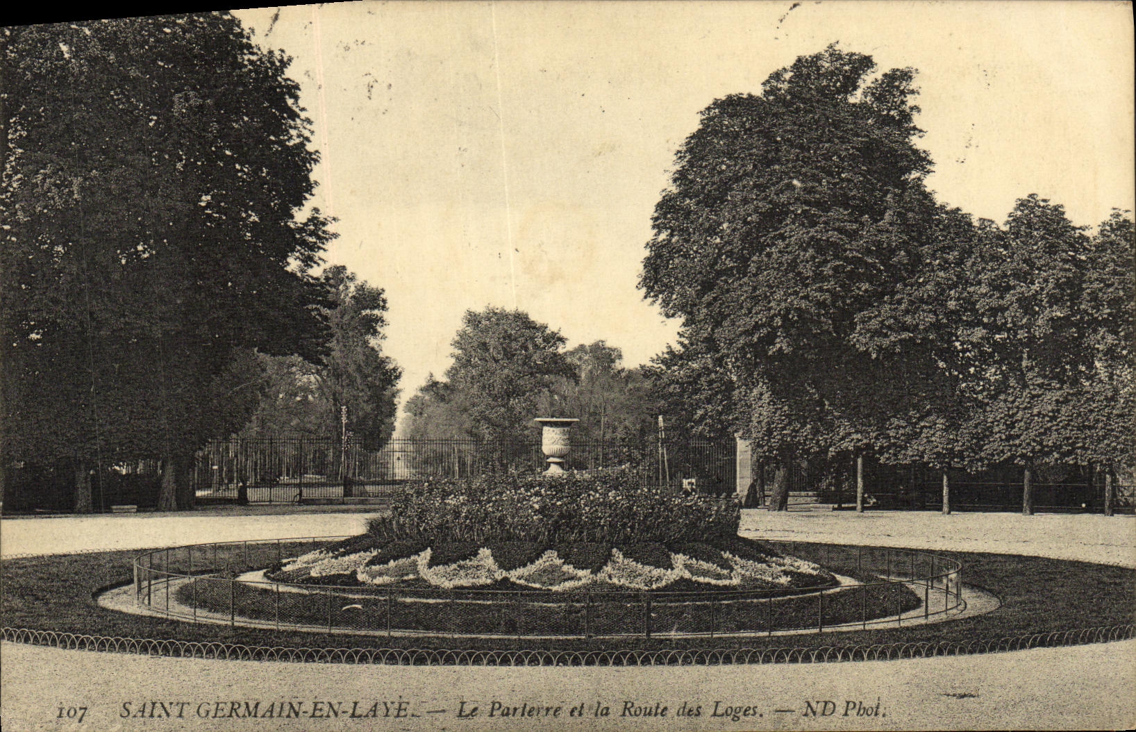 Saint Germain-en-Laye — Le Parterre et la Route des Loges — ND Phol.