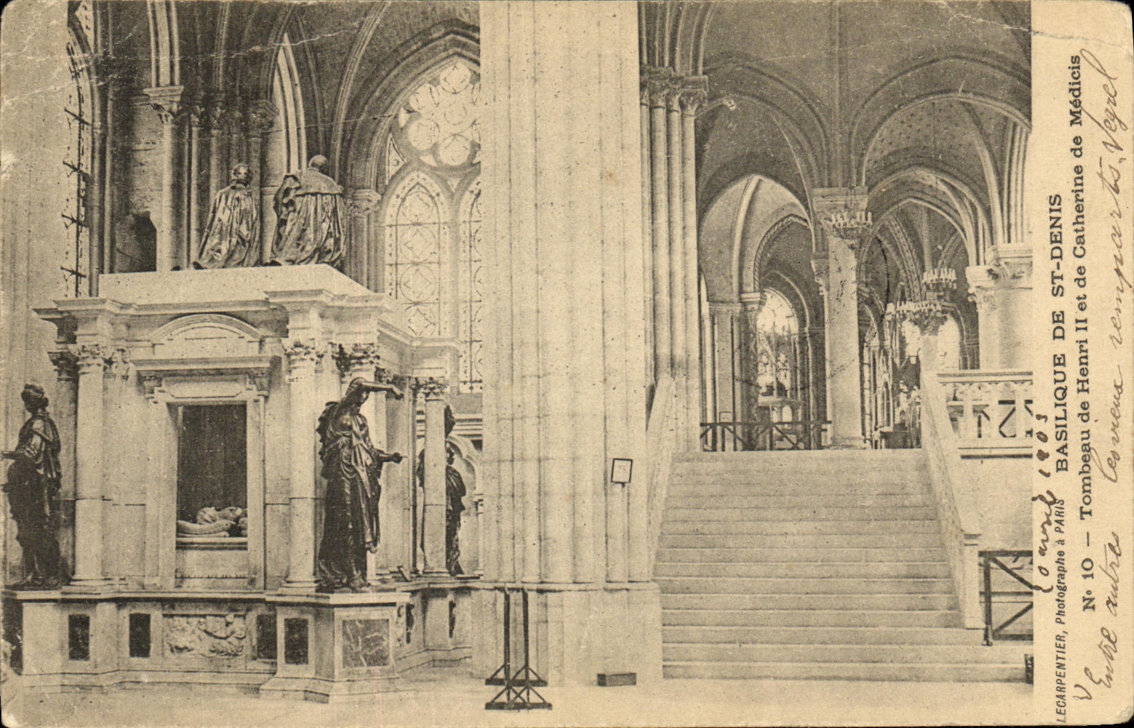 CPA Basilique de Saint Denis Tombeau de Henri II et de Catherine de Medicis
