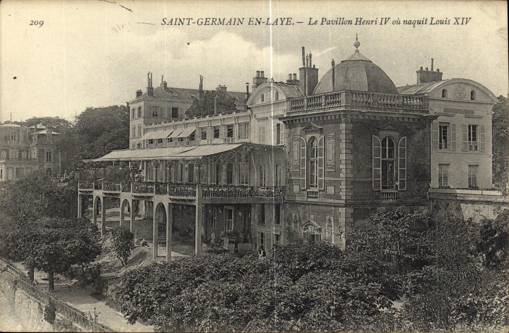 CPA St Germain en Laye Le Pavillon Henri IV ou Naquit Louis XIV