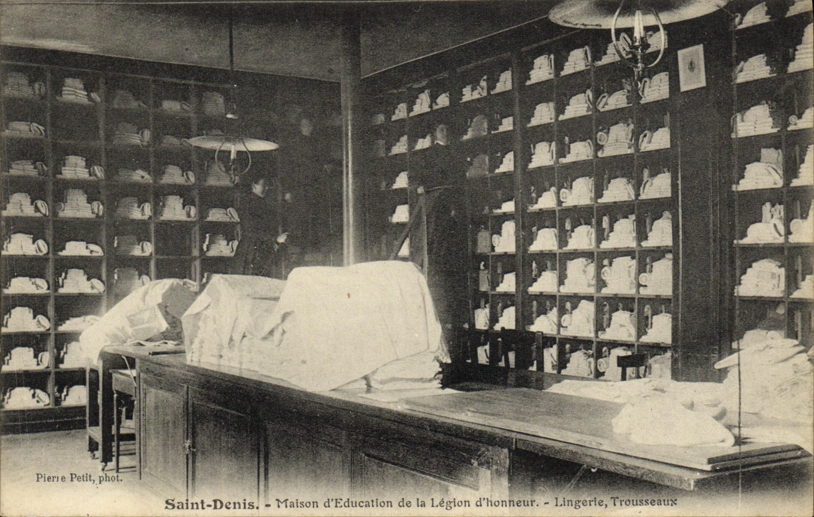 Saint-Denis - Maison d'Éducation de la Légion d'honneur - Lingerie, Trousseaux