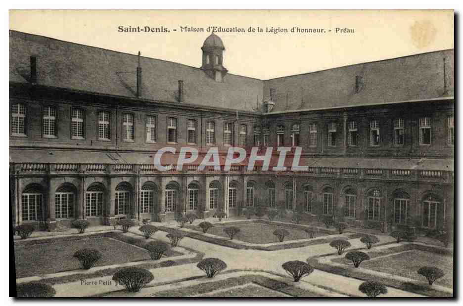 Saint-Denis - Maison d'Éducation de la Légion d'honneur - Préau