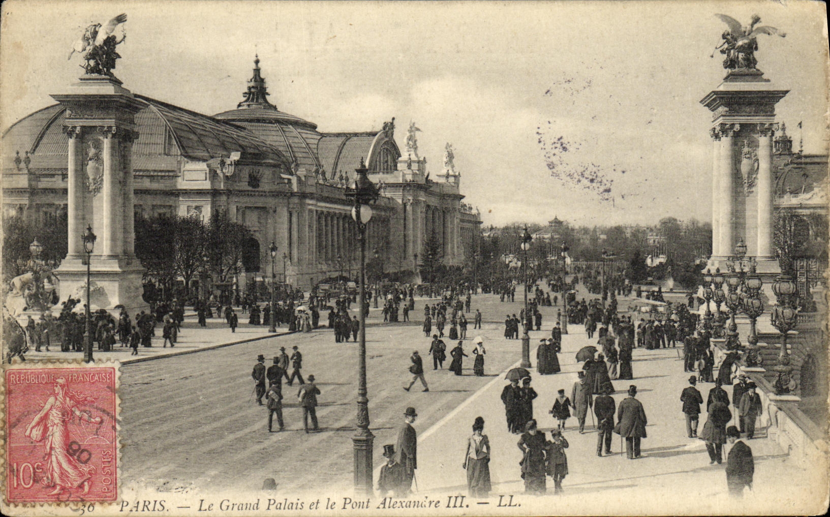 CPA Paris La Grand Palais et le Pont Alexandre lll