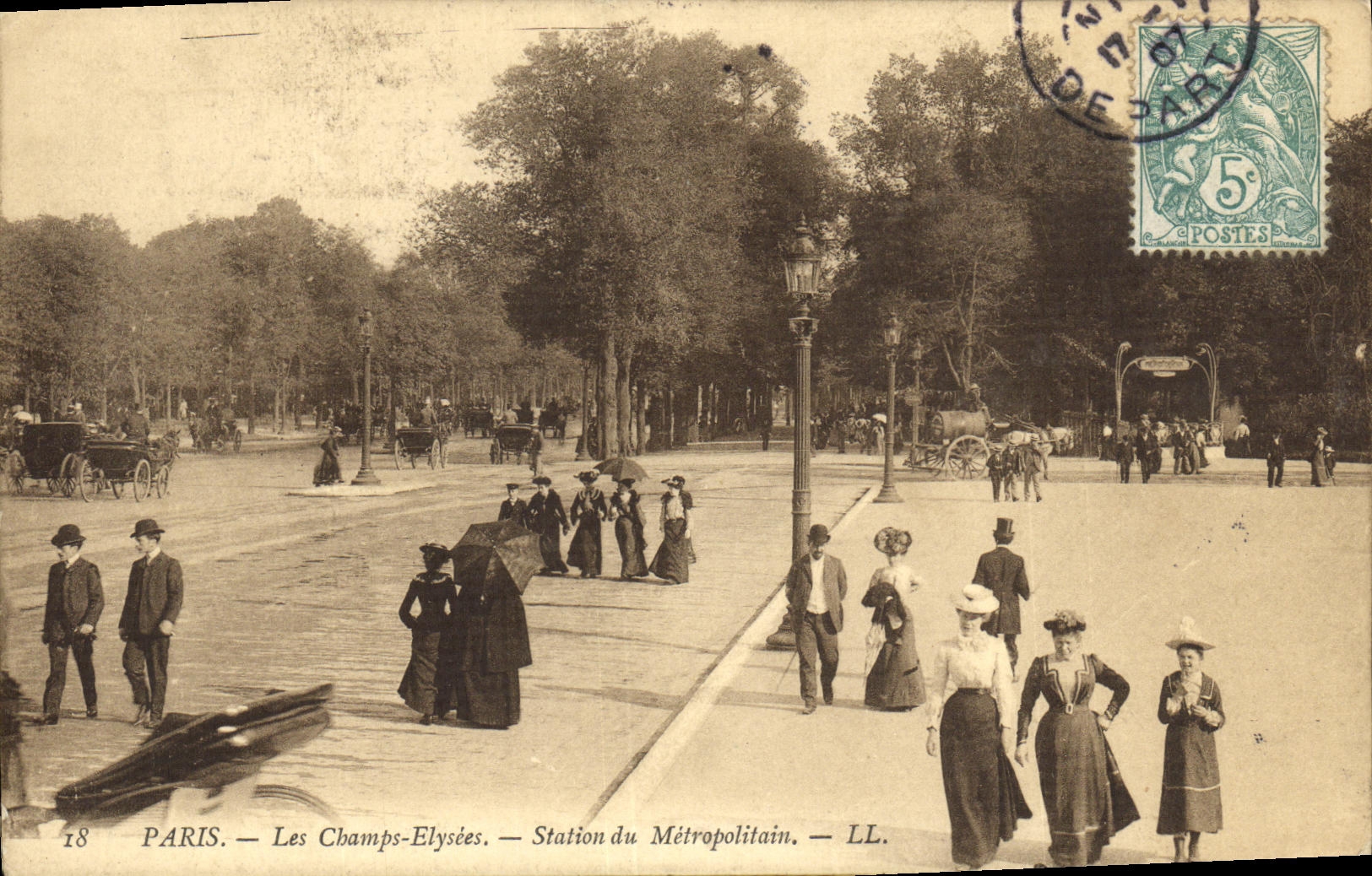 CPA Paris Les Champs Elysees Station du Metropolitain Metro
