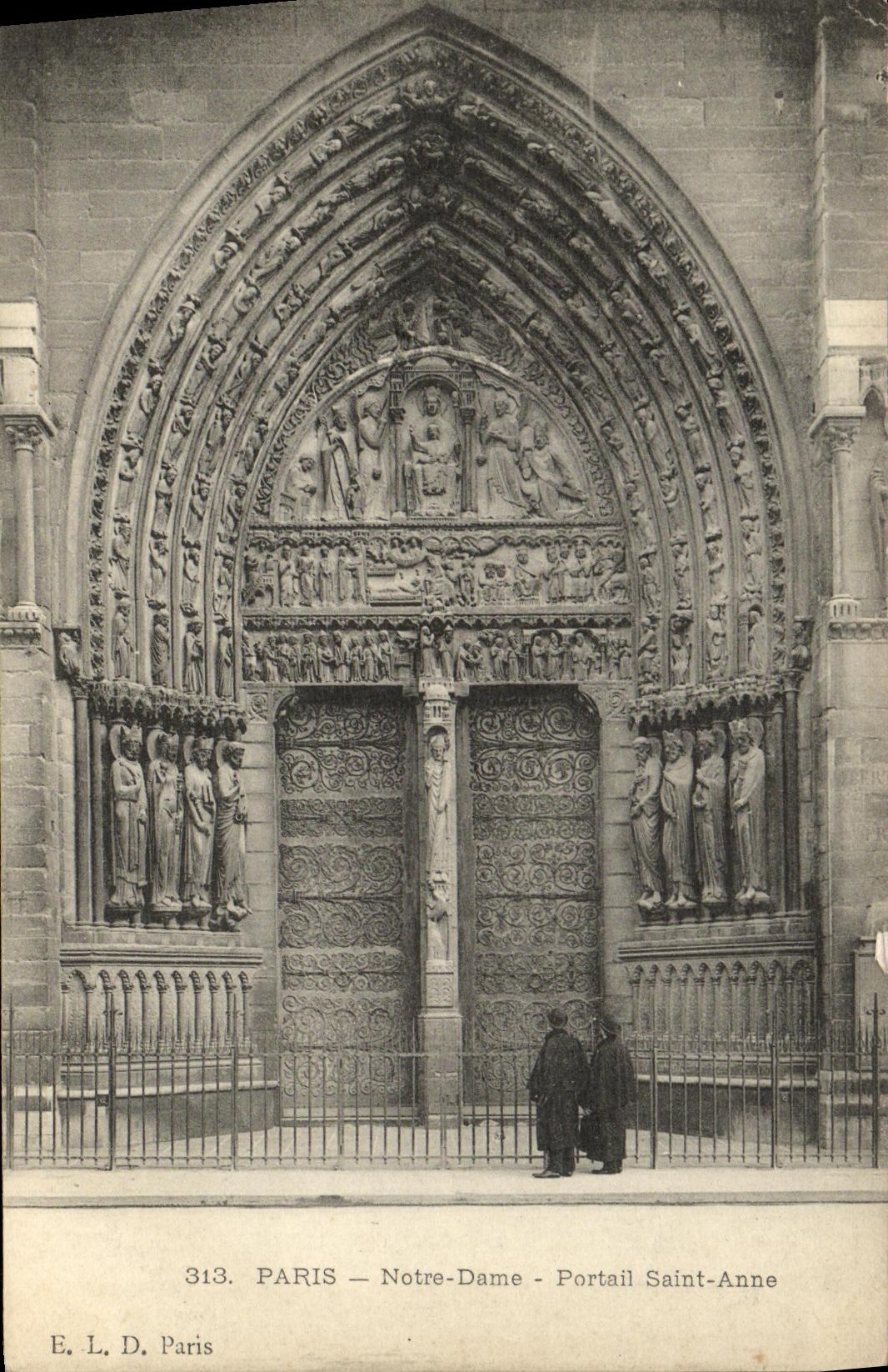 CPA Paris Notre Dame Portail Saint Anne