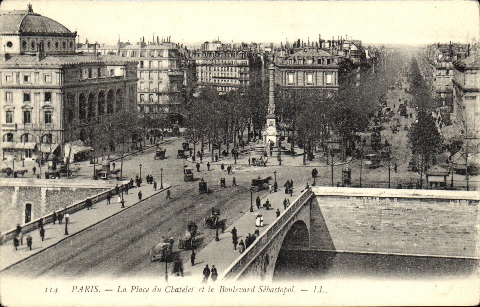 CPA Paris La Place du Chatelet et le Boulevard Sebastopol
