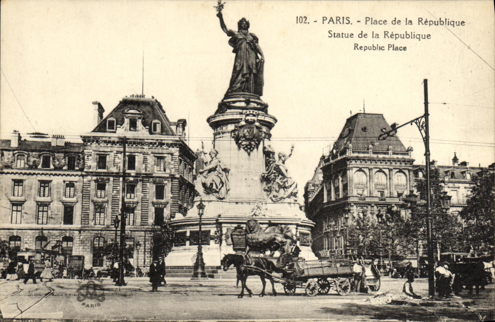CPA Paris Place de la Republique Statue de la Republique