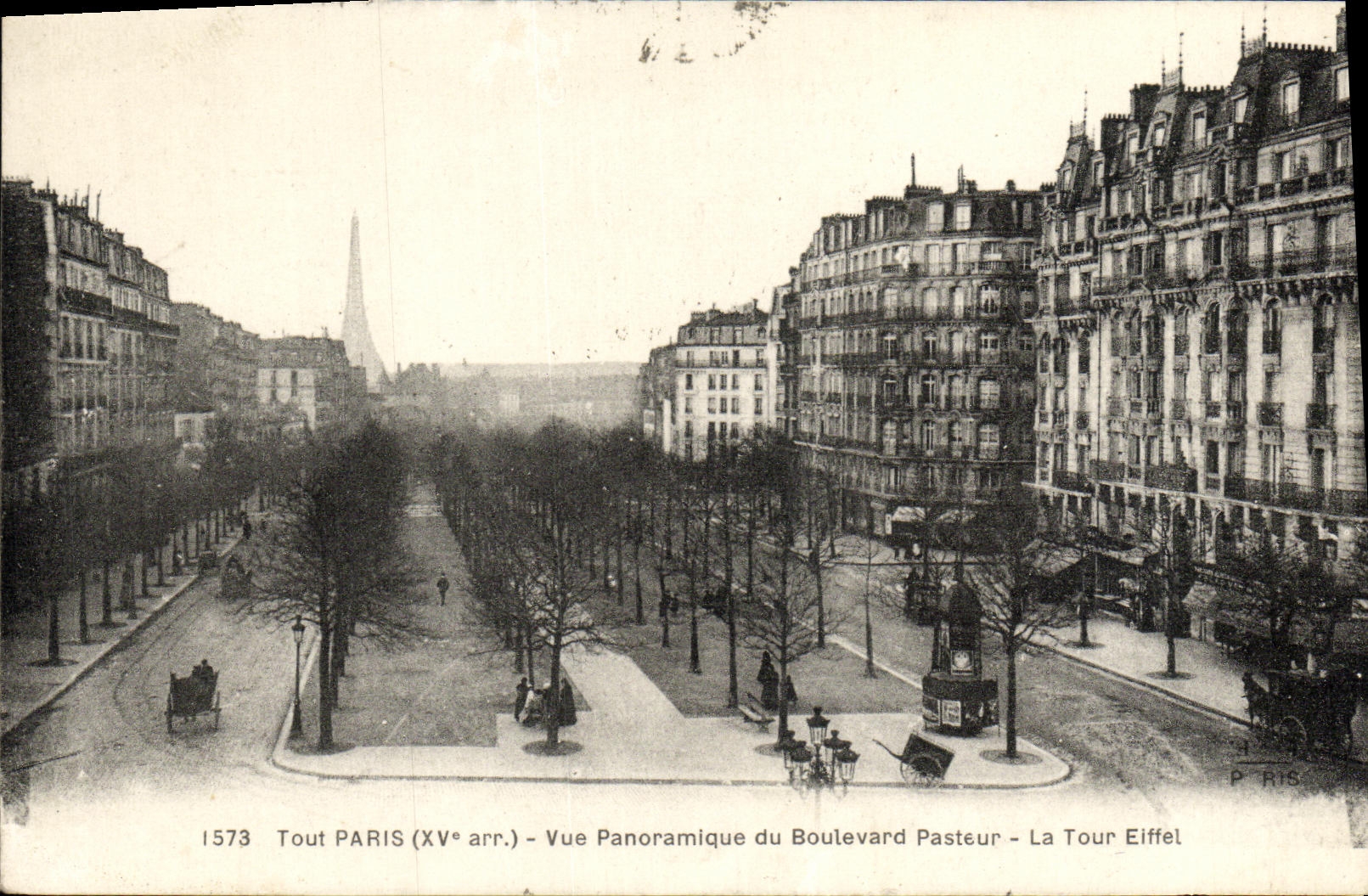 CPA Tout Paris Vue Panoramique du Boulevard Pasteur La Tour Eiffel