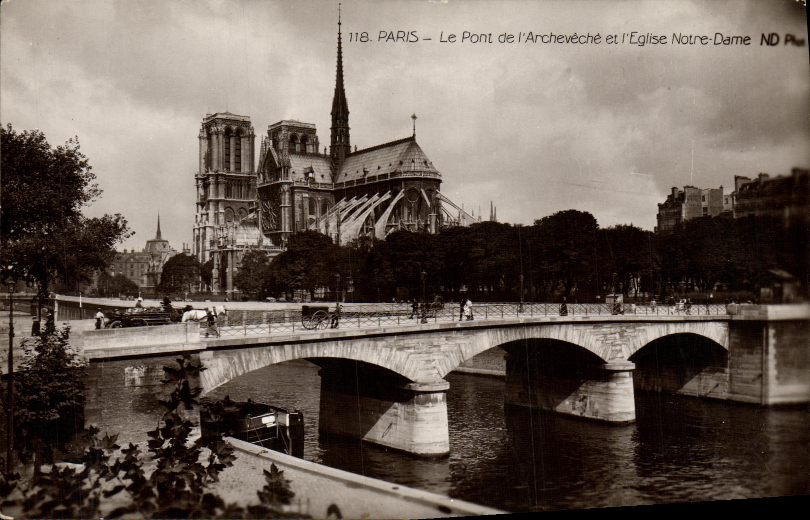 CPA Paris Le Pont de L Archeveche et l Eglise Notre Dame