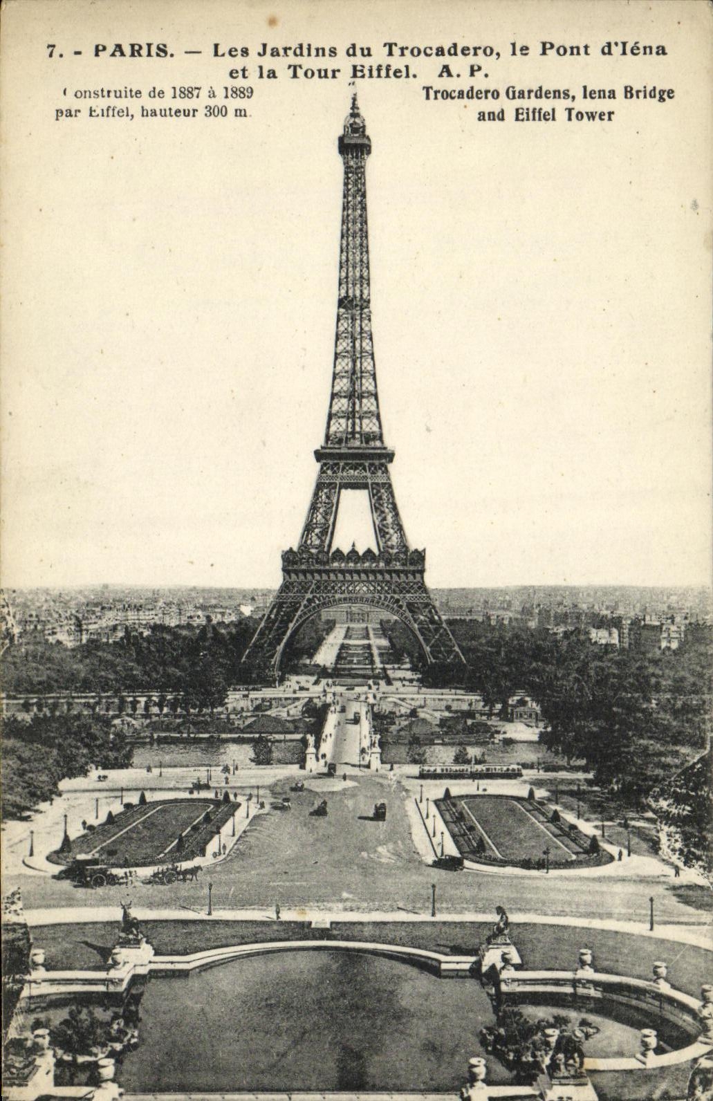 Paris — Les Jardins du Trocadéro, le Pont d'Iéna et la Tour Eiffel — A.P.