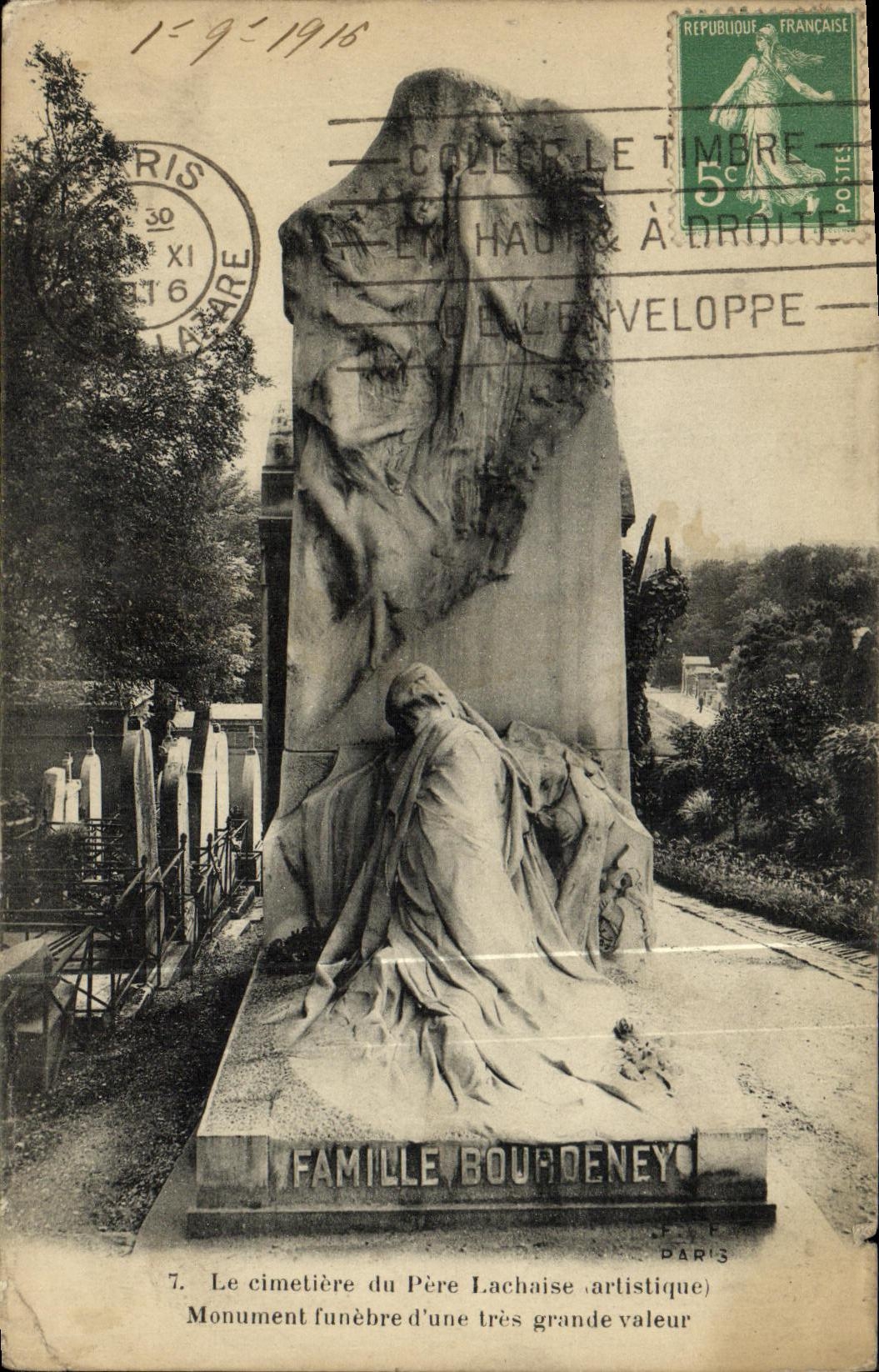 CPA Paris Le cimetiere du Pere Lachaise 