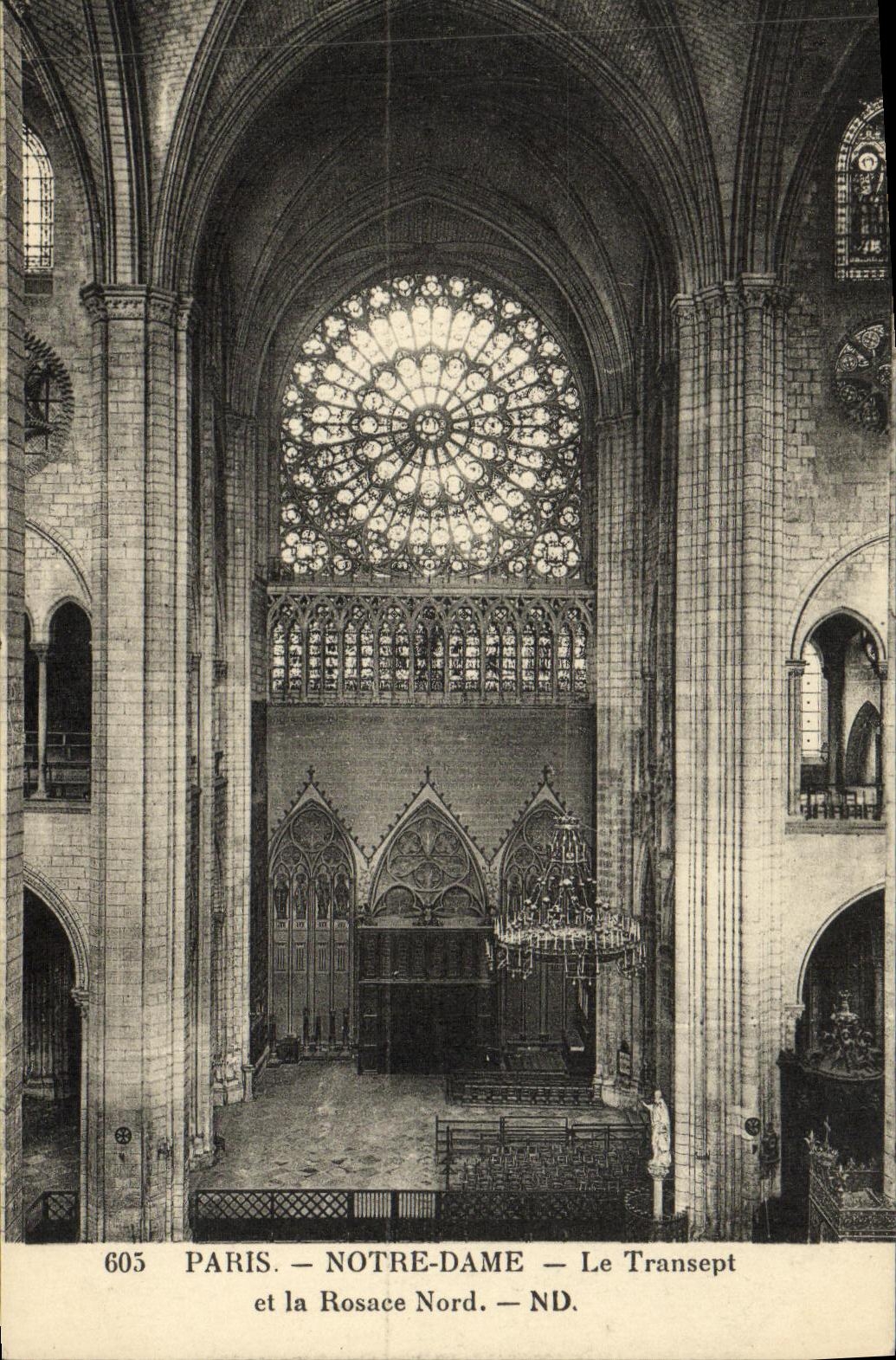 CPA Paris Notre Dame Bas Le transept et la rosace Nord