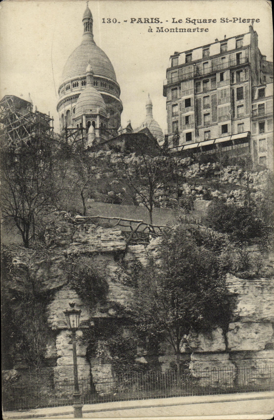 CPA Paris Le Square St Pierre a Montmartre