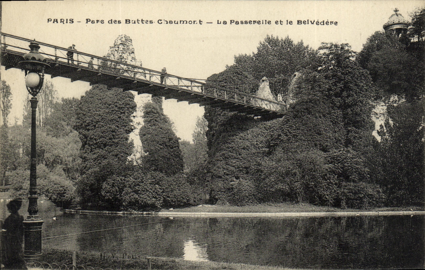 CPA Paris Parc des Buttes Choumont La Passerlle et le Belvedere