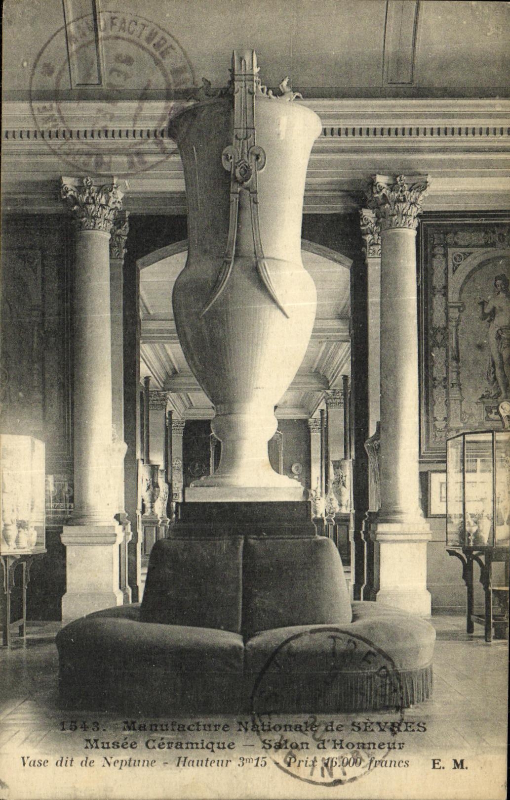 CPA Sevres Musee ceramique Vase dit de Neptune