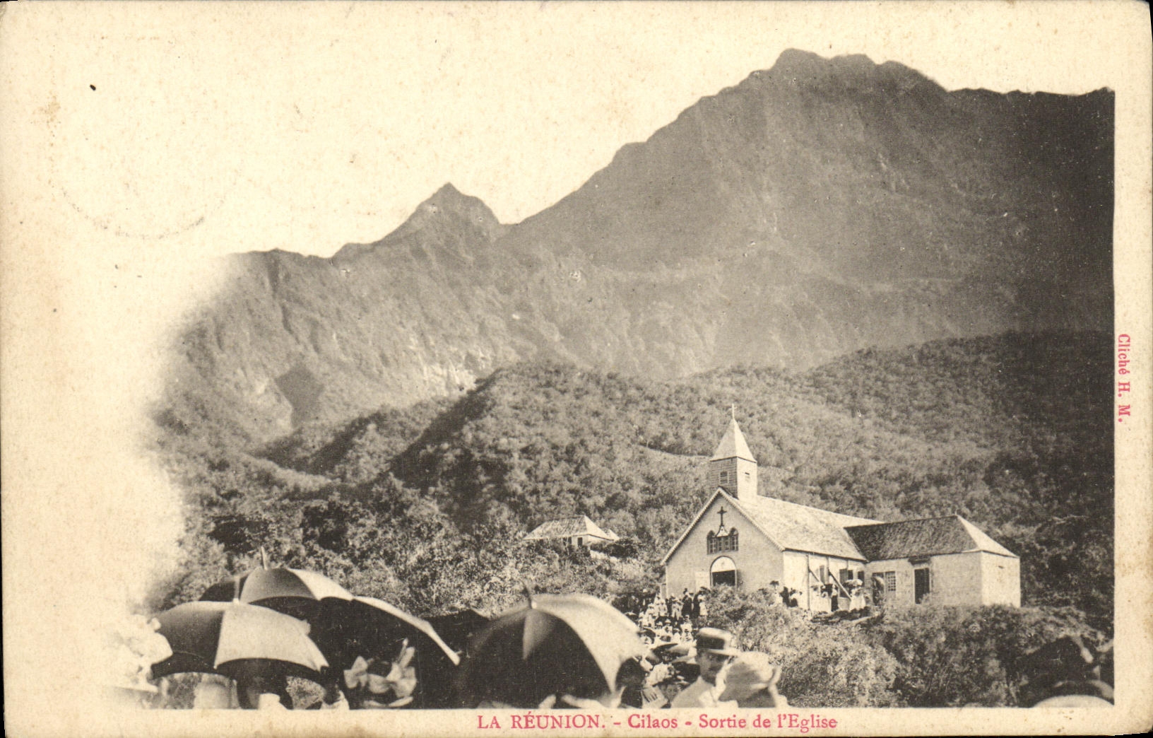 CPA La Reunion Cilaos Sortie de l Eglise