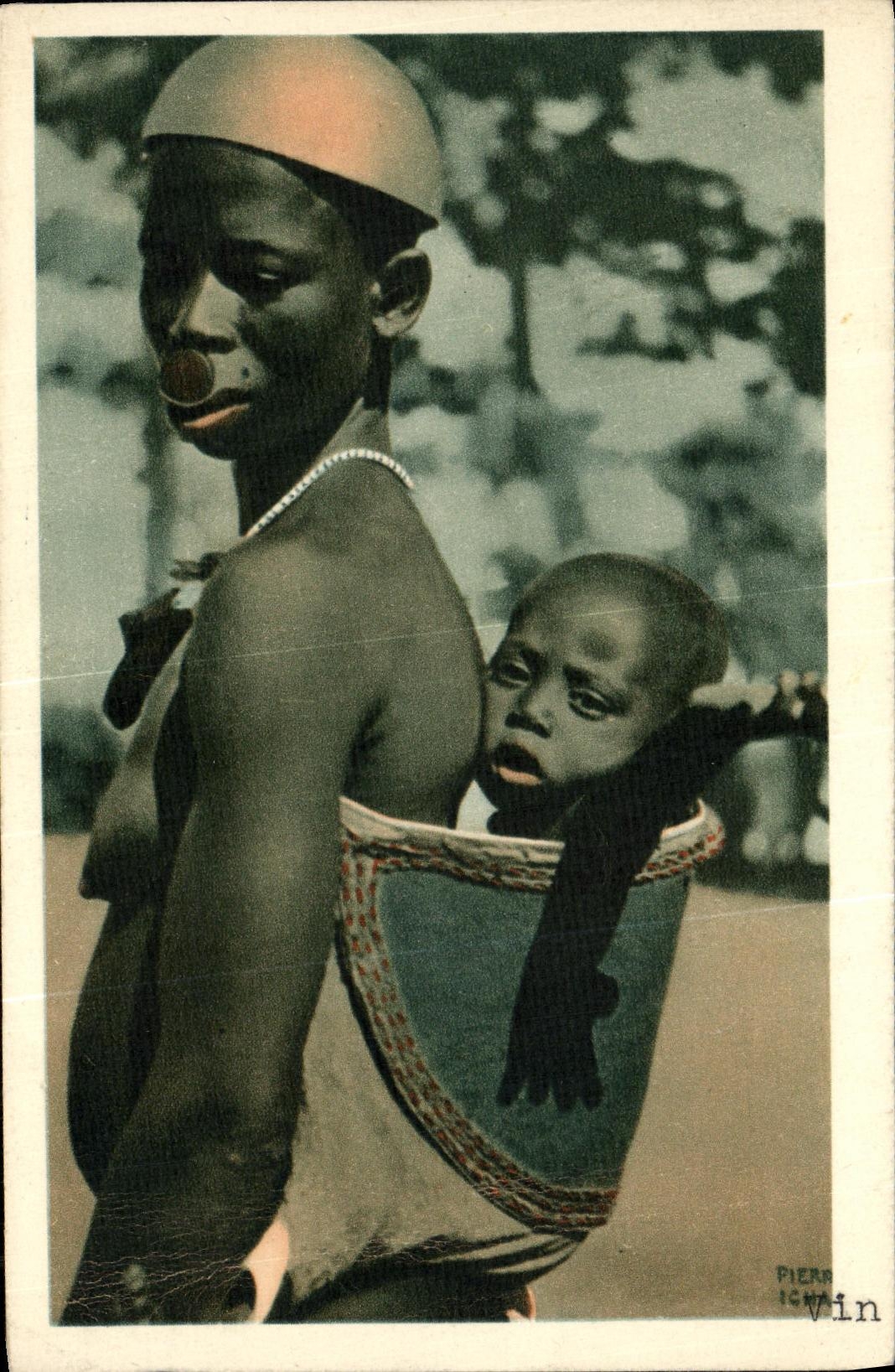 CPA Portrait de femme Touboure Mayo Kebi Afrique Equatoriale Francaise