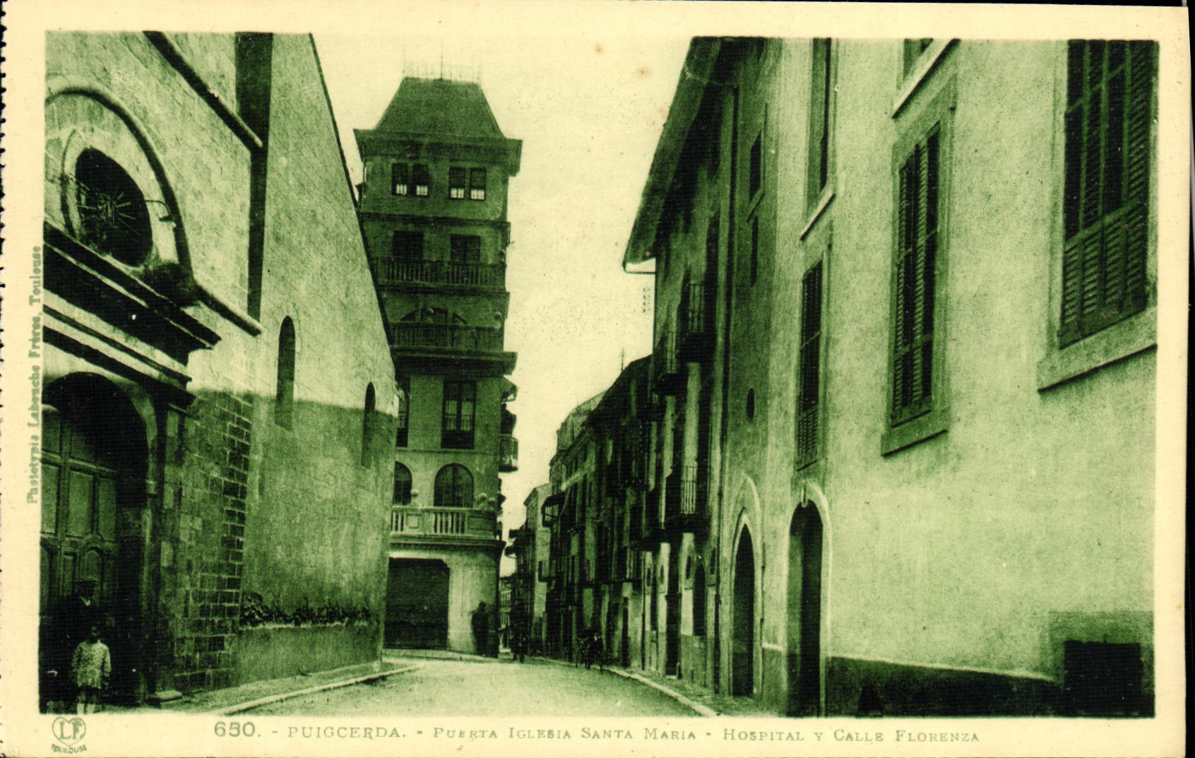 CPA Puigcerda Puerta iglesia Santa Maria Hospital y calle florenza