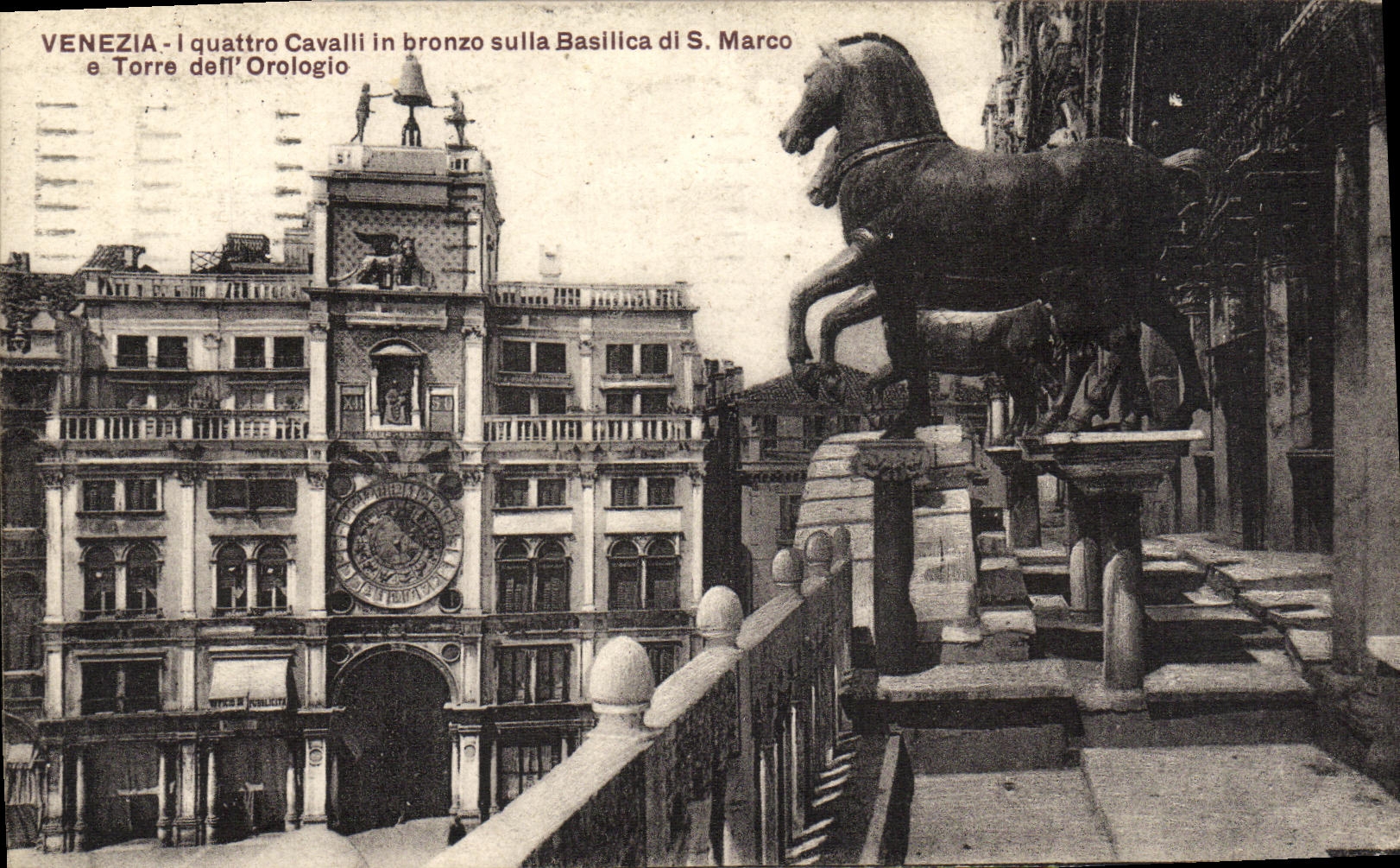 CPA Venezia i quattro Cavalli in bronzo sulla Basilica di S Marco e Torre dell Orologio