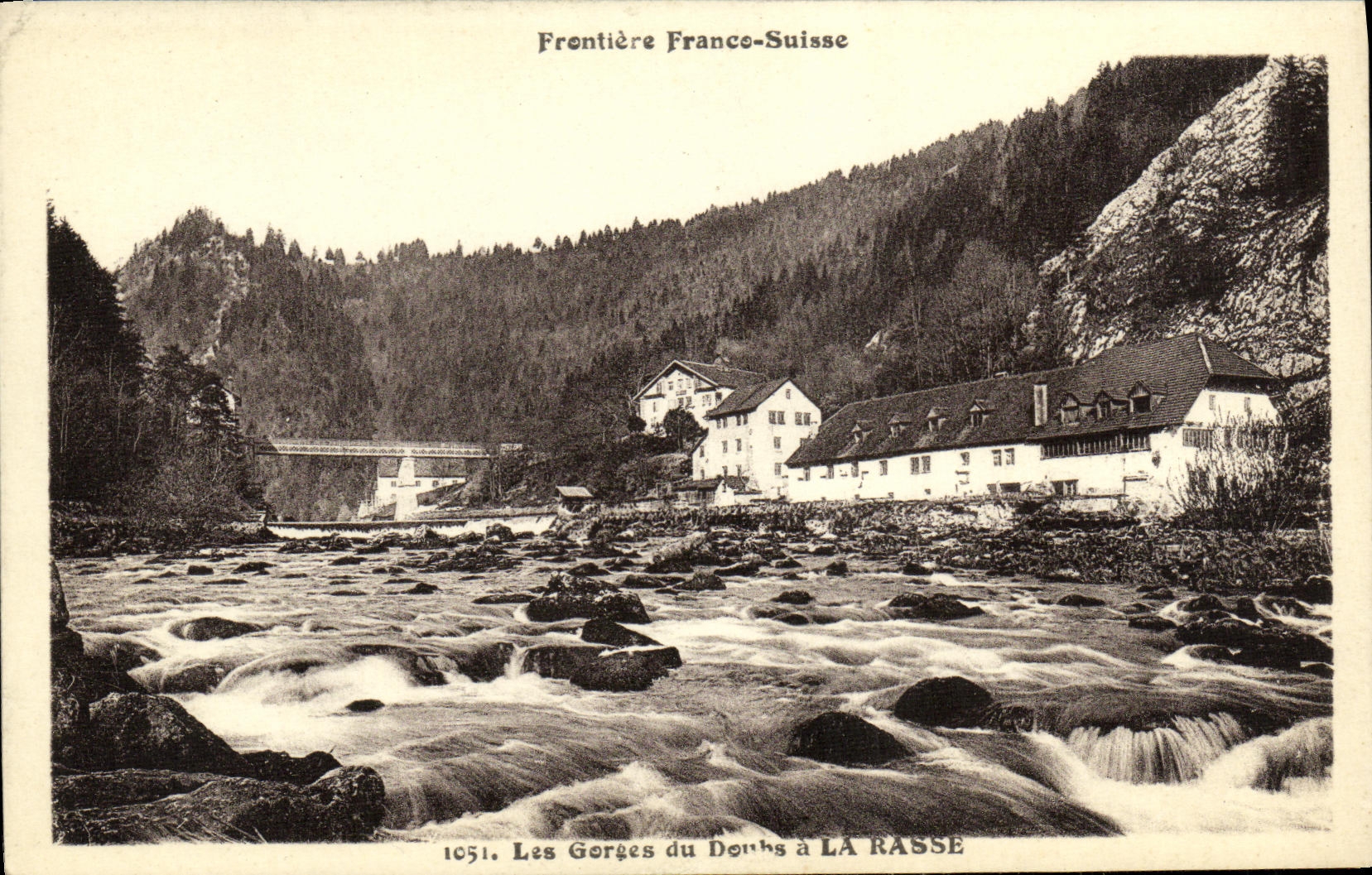 Les Gorges du Doubs à LA RASSE — Frontière France-Suisse — Éditions C. L. B. Besançon