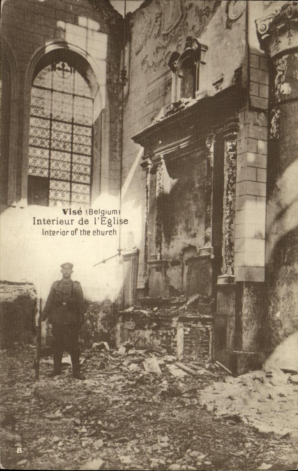 CPA Vise Interieur de l Eglise Militaria