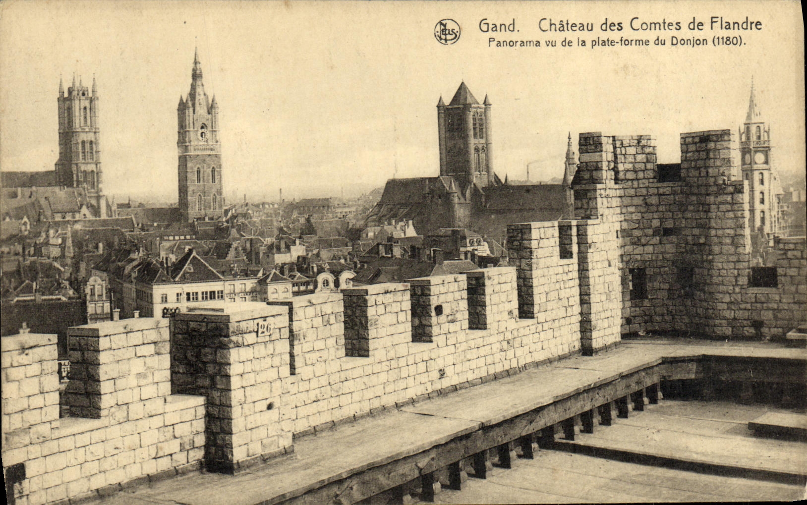 Gand. Château des Comtes de Flandre — Panorama vu de la plate-forme du Donjon (1180). — Éditeur N. Eus, n° 426