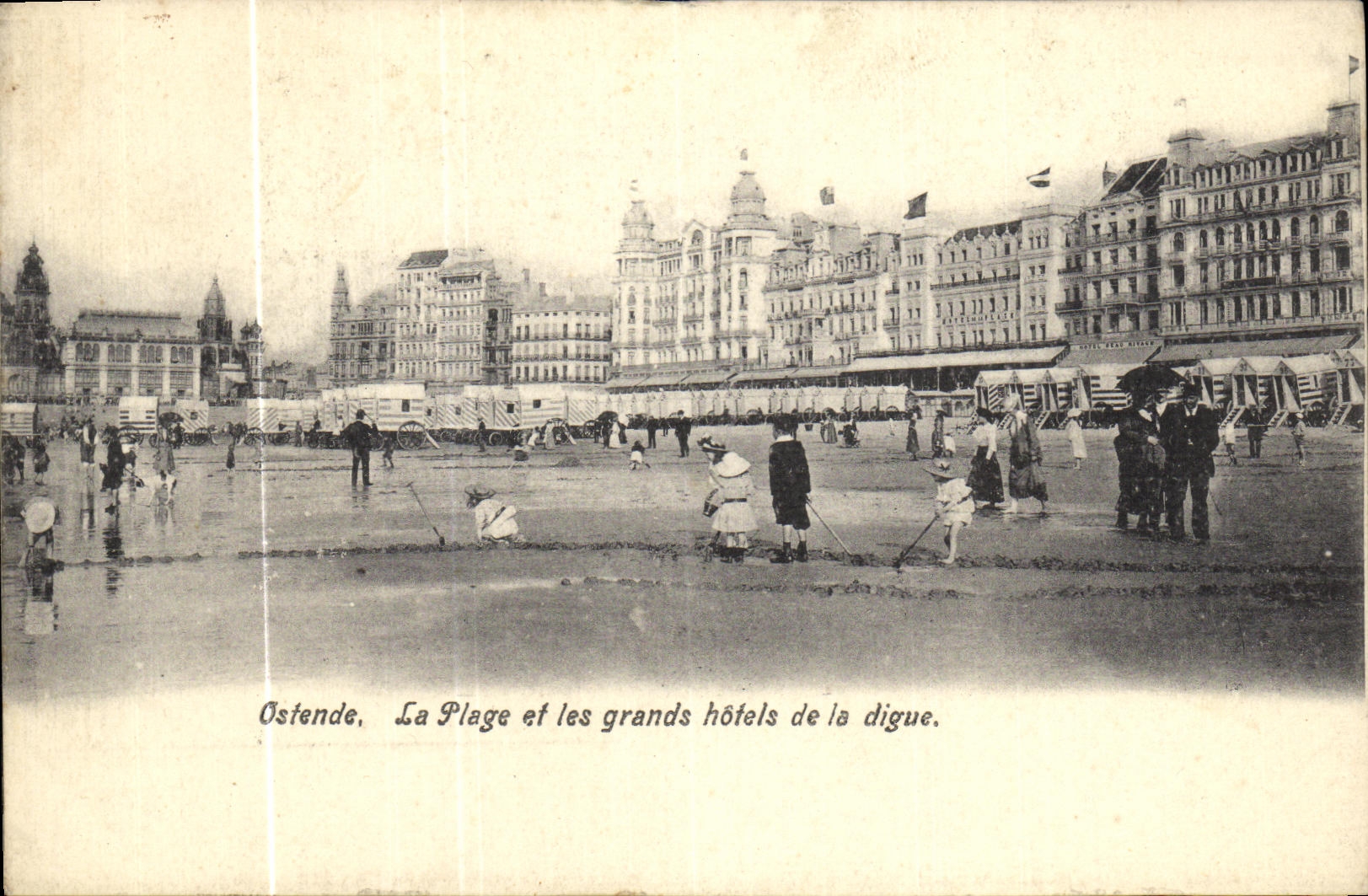 CPA Ostende La Plage et les Grands Hotels de la Digue