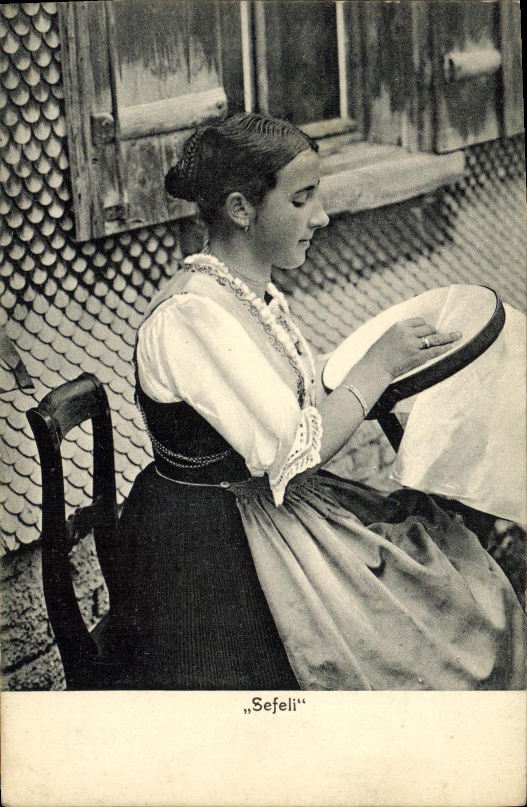 CPA Sefeli Folklore Femme Suisse