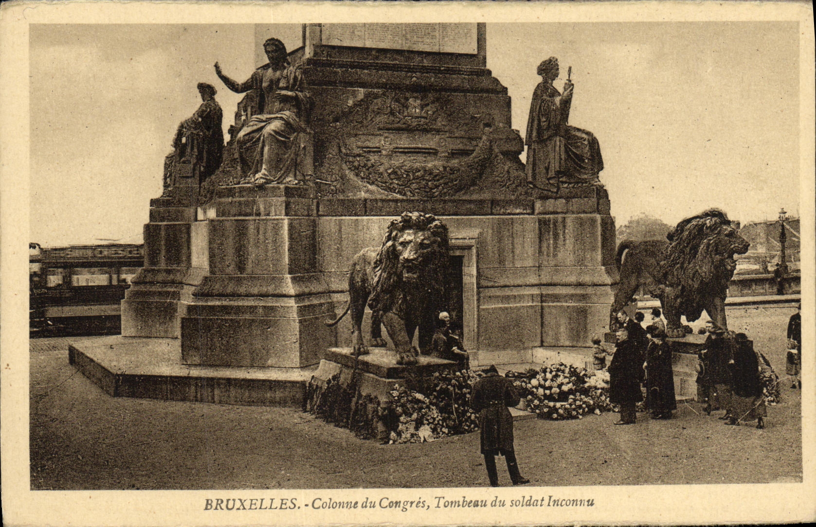 CPA Bruxelles Colonne Congres Tombeau du Soldat inconnu Militaria Lion