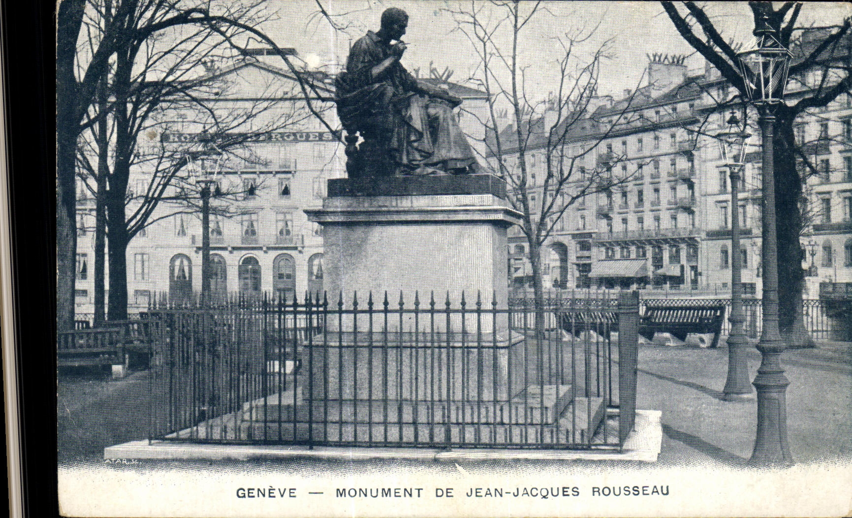 CPA Geneve Monument De Jean Jacques Rousseau
