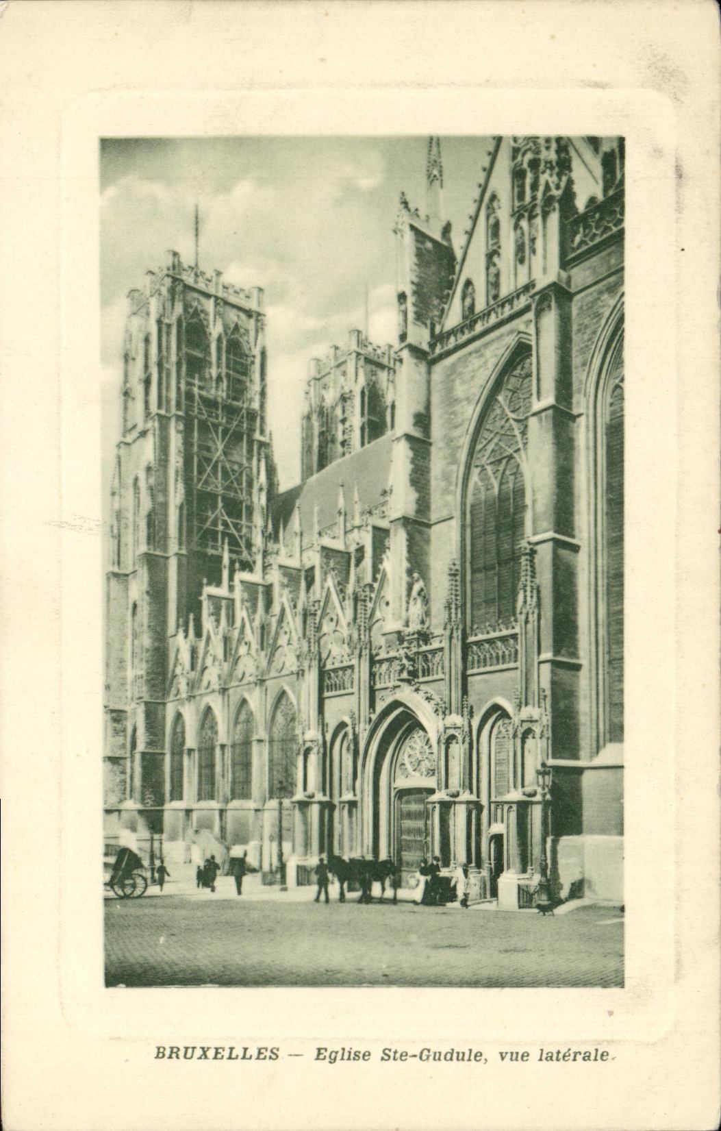 CPA Bruxelles Eglise Ste Gndule Vue Laterale