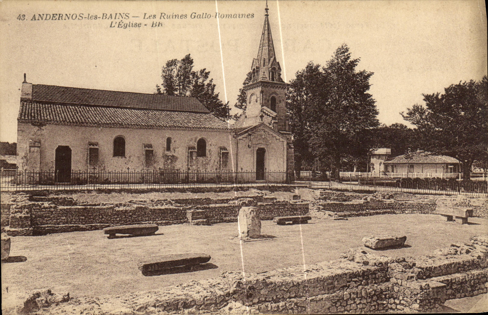 CPA Andernos Les Bains Les Ruines Gallo Romaines L eglise