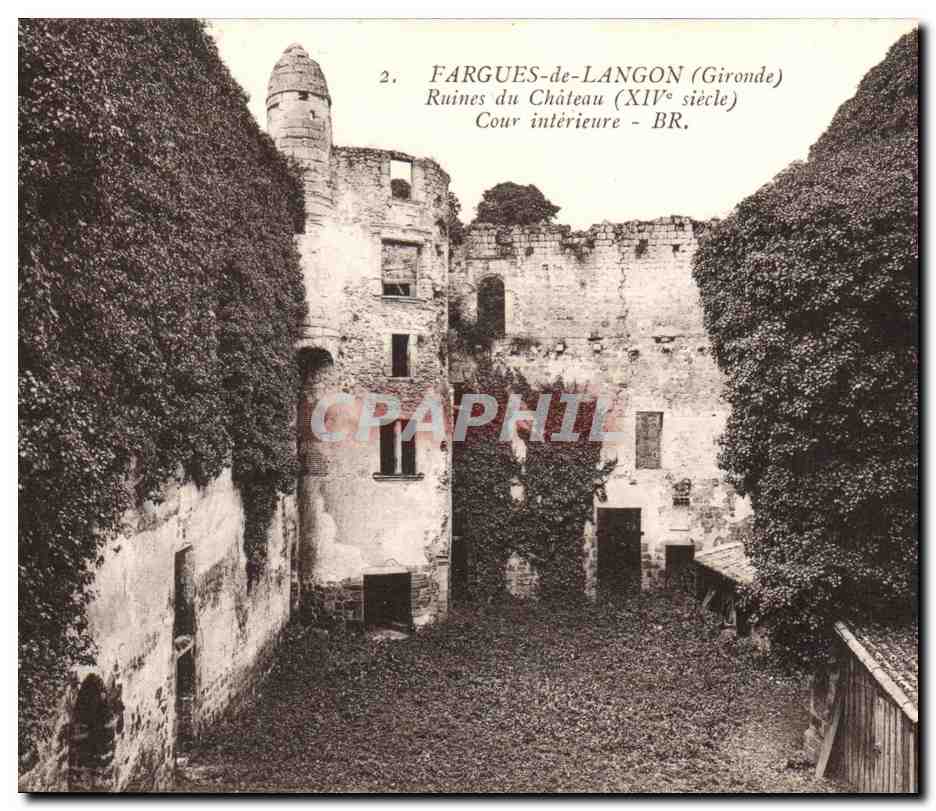 Fargues-de-Langon — Ruines du Château (XIVe siècle) — Cour intérieure — BR.