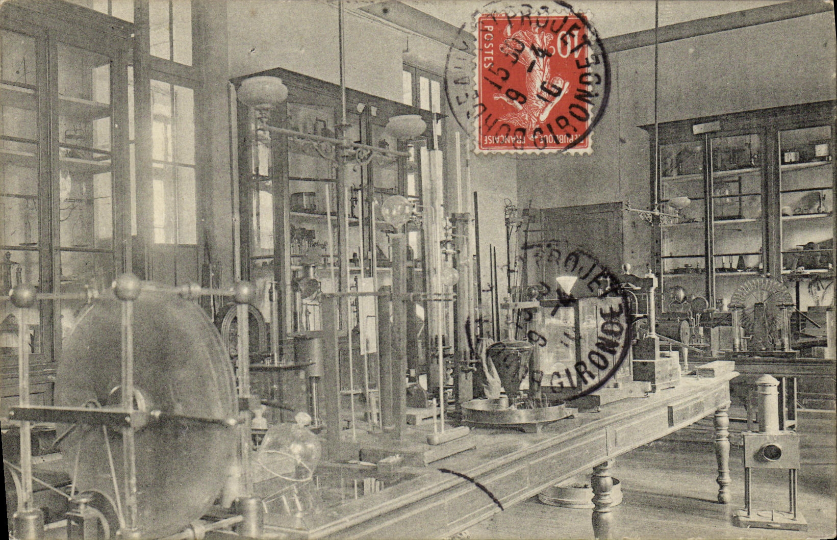 CPA Bordeaux Atelier de chimie 