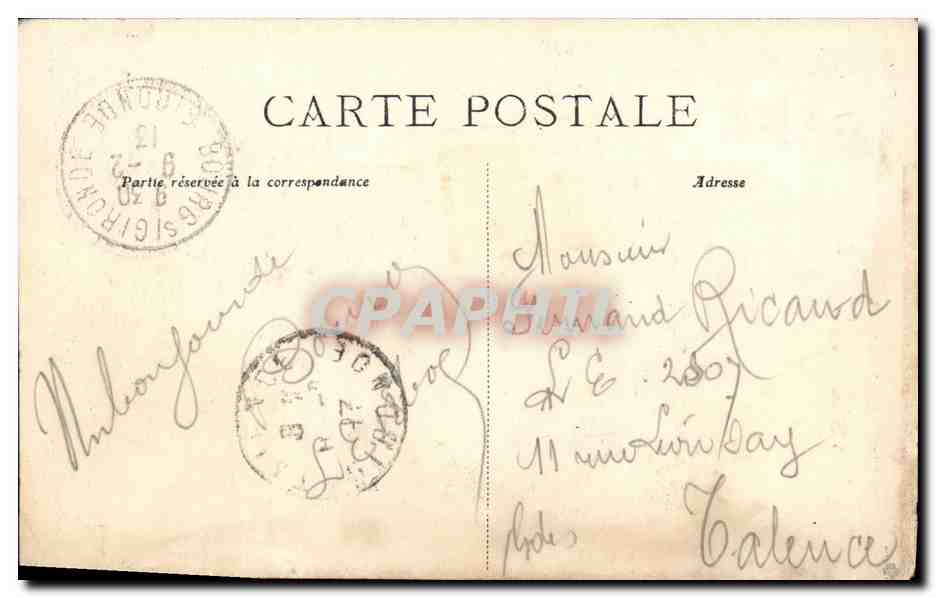 CPA Bourg Sur Gironde Porte du port dite Batailleyere Vue exterieure — Reverso