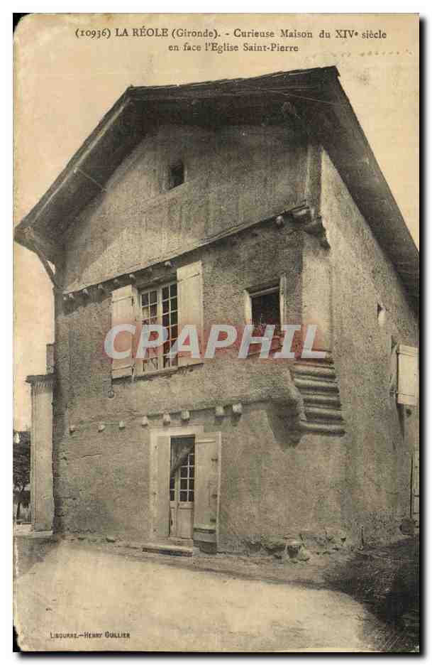 CPA La Reole Curieuse Maison en face l eglise Saint Pierre