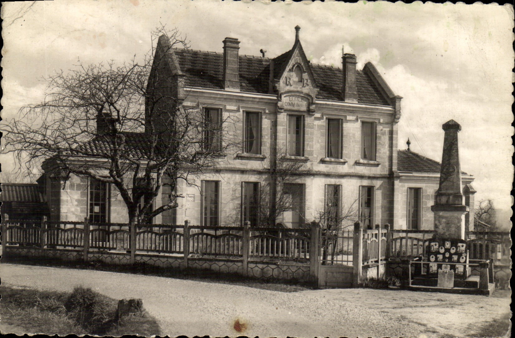 CPM Tizac de Lapouyade Le groupe scolaire 