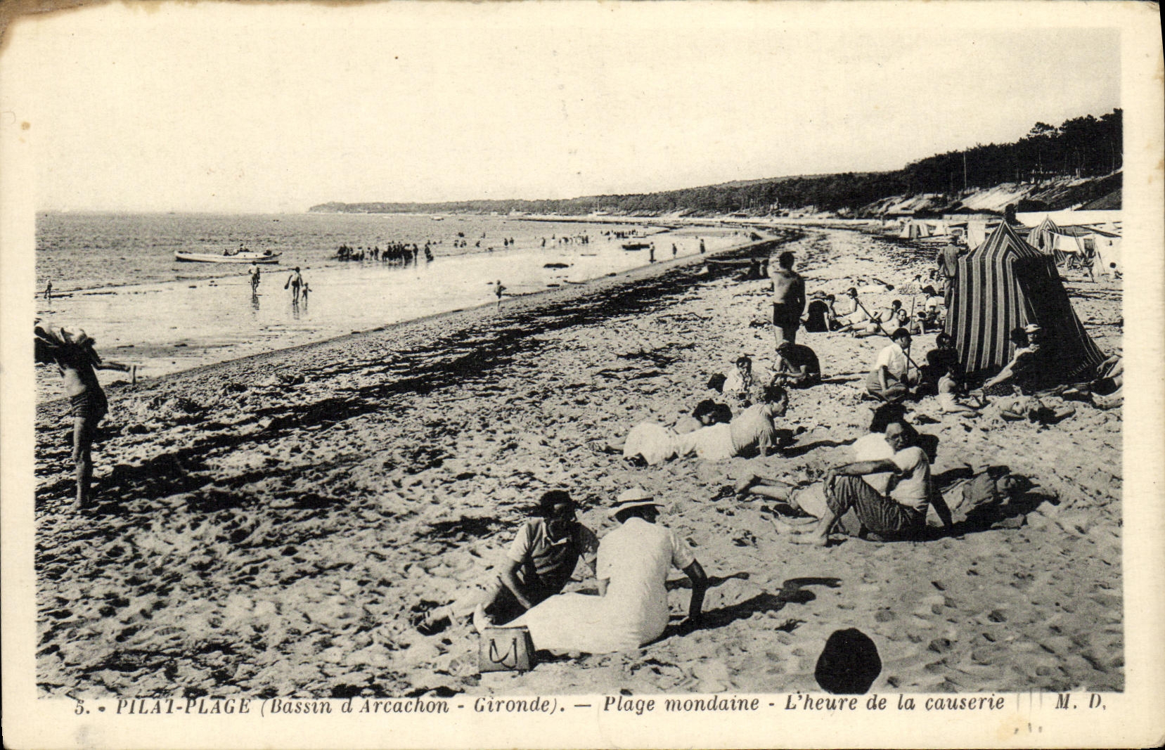 Pilat-Plage (Bassin d'Arcachon - Gironde) — Plage mondaine - L'heure de la causserie — M. D.
