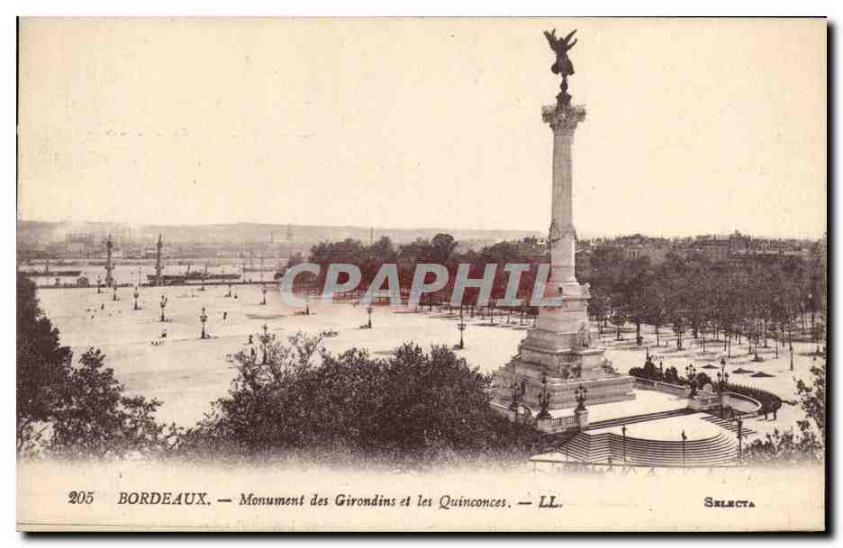 CPA Bordeaux Monument des Girondins et les Quinconces