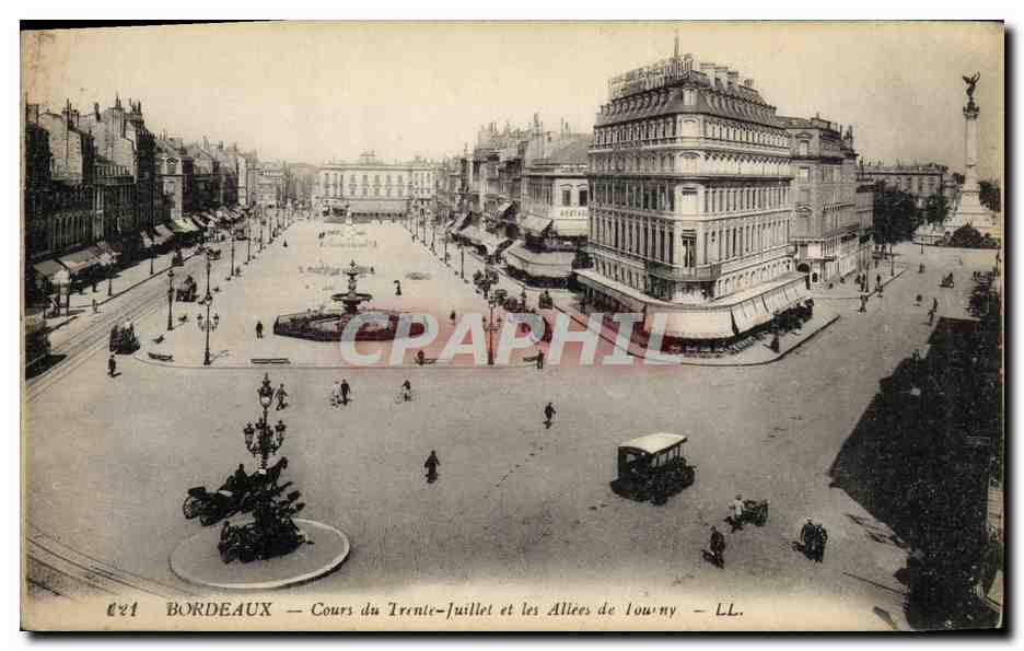 CPA Bordeaux Cours du Trente Juillet et les Allees de Tourny