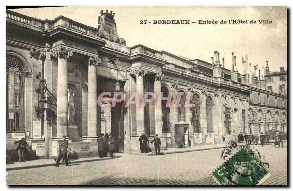 CPA Bordeaux Entree de l Hotel de Ville