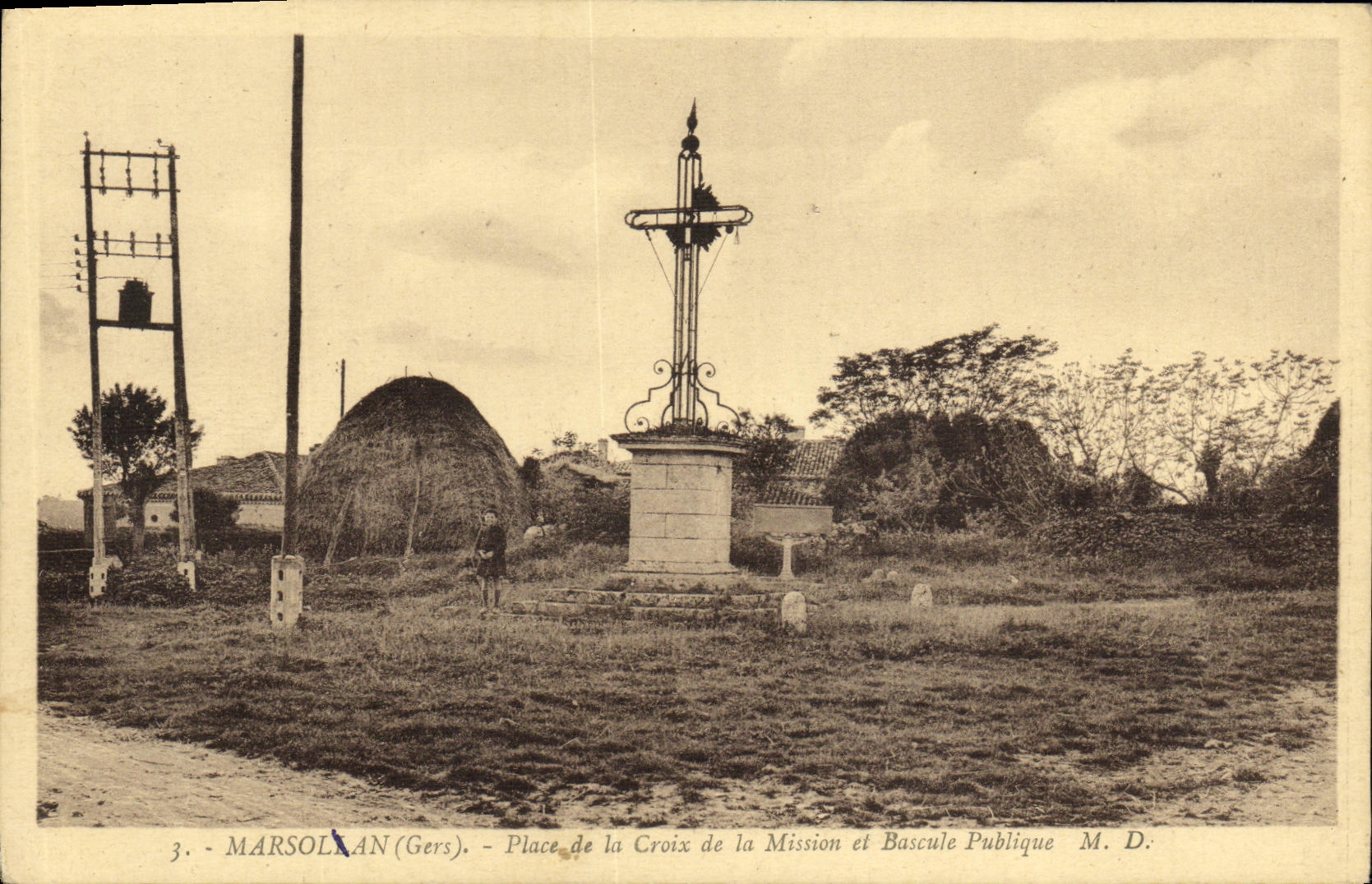 Marsolan (Gers) — Place de la Croix de la Mission et Bascule Publique — M. D.