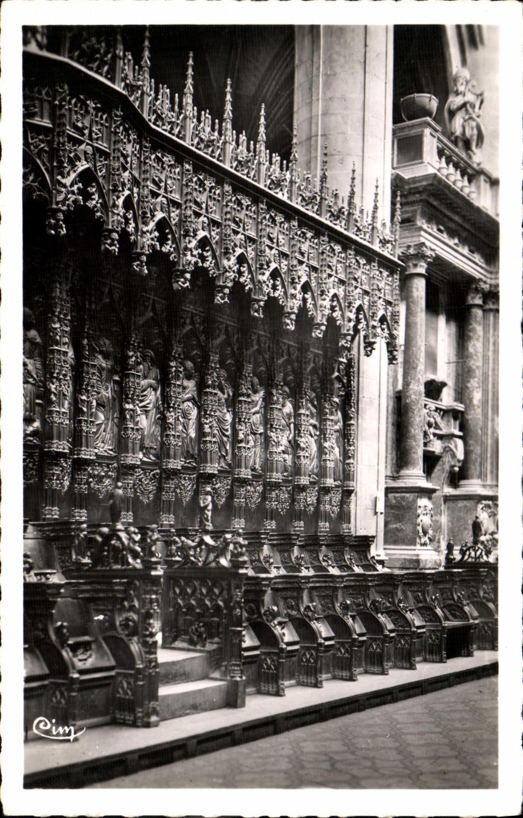 Auch (Gers) - Basilique Ste-Marie - Fragment des boiseries et détails des stalles du chœur