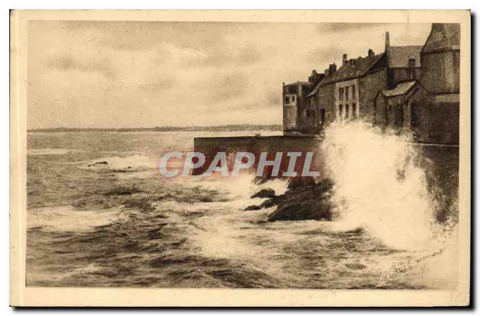 CPA Cote d Emeraude St Malo Les Remparts un jour de tempete