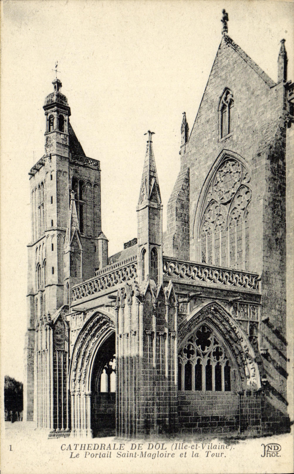 Cathédrale de Dol (Ille-et-Vilaine) — Le Portail Saint-Magloire et la Tour — JND Phot.