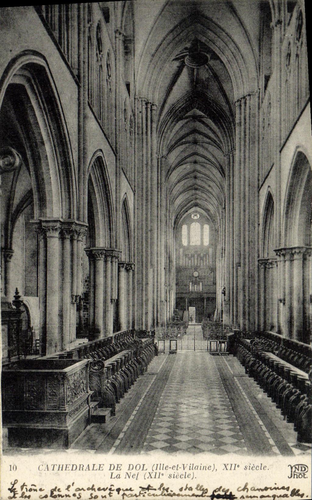 Cathédrale de Dol (Ille-et-Vilaine), La Nef (XIIe siècle) — éditeur JND Hol, n° 10