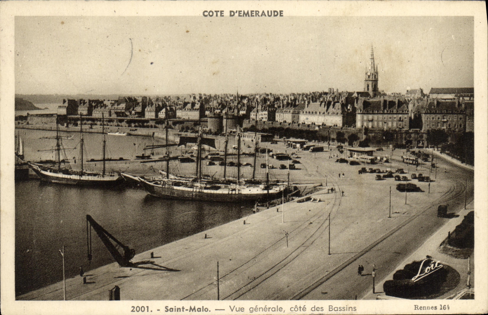 CPA Saint Malo Vue generale cote des Bassins Bateaux